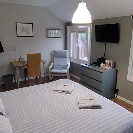 Au Fond Des Rys Bed & Breakfast